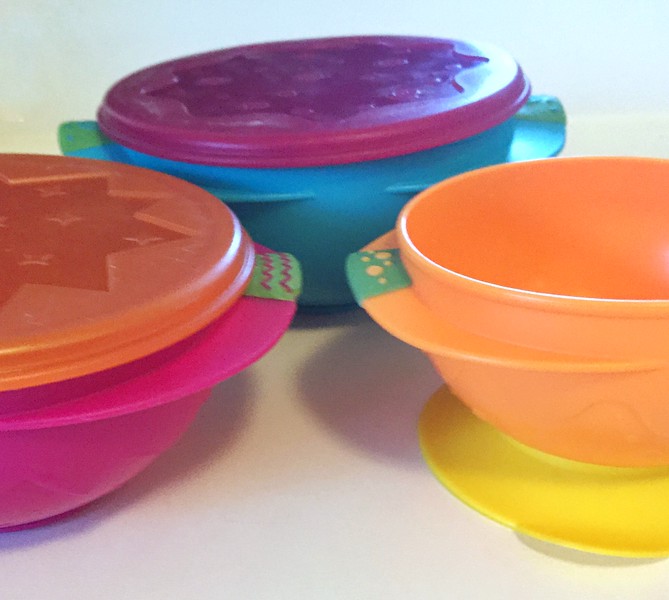 Sassy snack bowls 3 piece set with suction cup base and lids