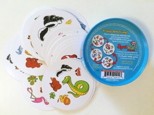 Spot it junior animals edition tin bottom side and cards spread out
