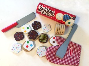 Melissa and Doug slice and bake wooden cookie set knife over mitt canister