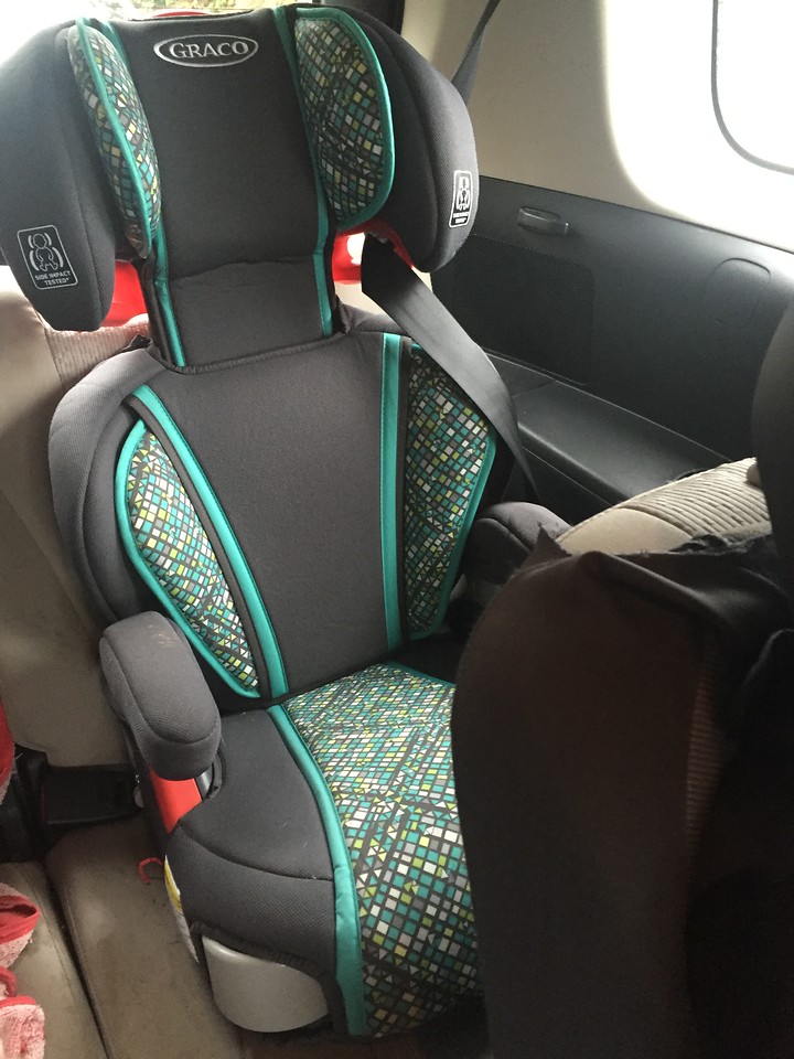 This Is Our Favorite Travel Booster&nbsp;Seat