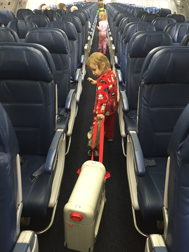 What to Pack When Traveling With Kids