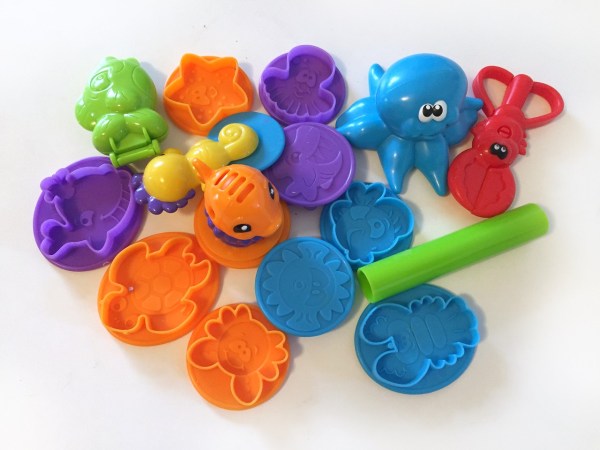 Play Doh undersea creations octopus fish mold roller lobster crab scissors sea shapes