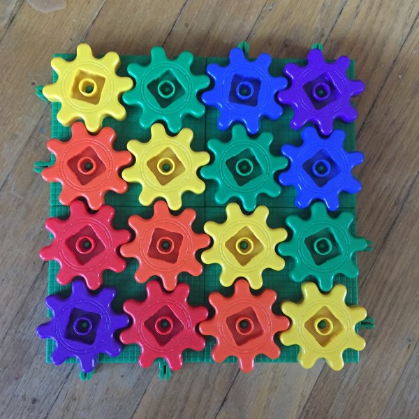 Rainbow color gears building set