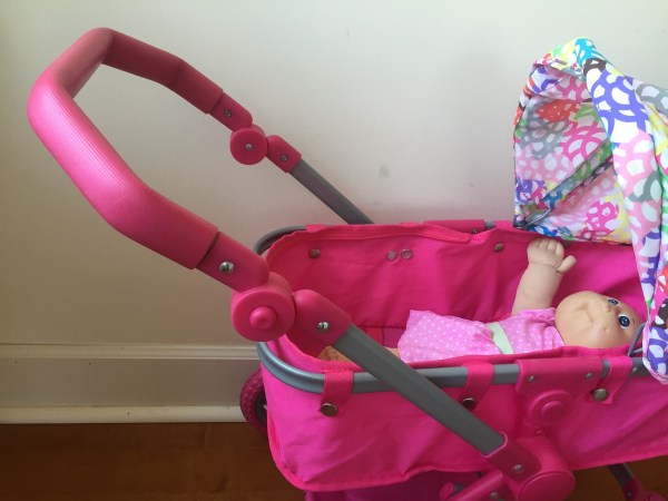 Adjustable handle on city deluxe doll stroller