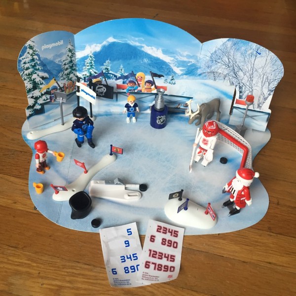 NHL Playmobil 2016 Advent calendar set up scene