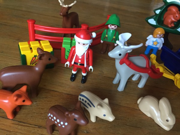 Playmobil 123 advent calendar 2016 pieces set up