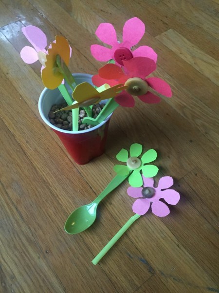 Kid craft ideas paper flowers in disposable cup with beans
