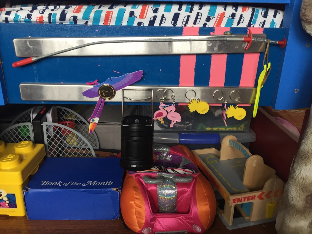 Magnetic Rack for Toys