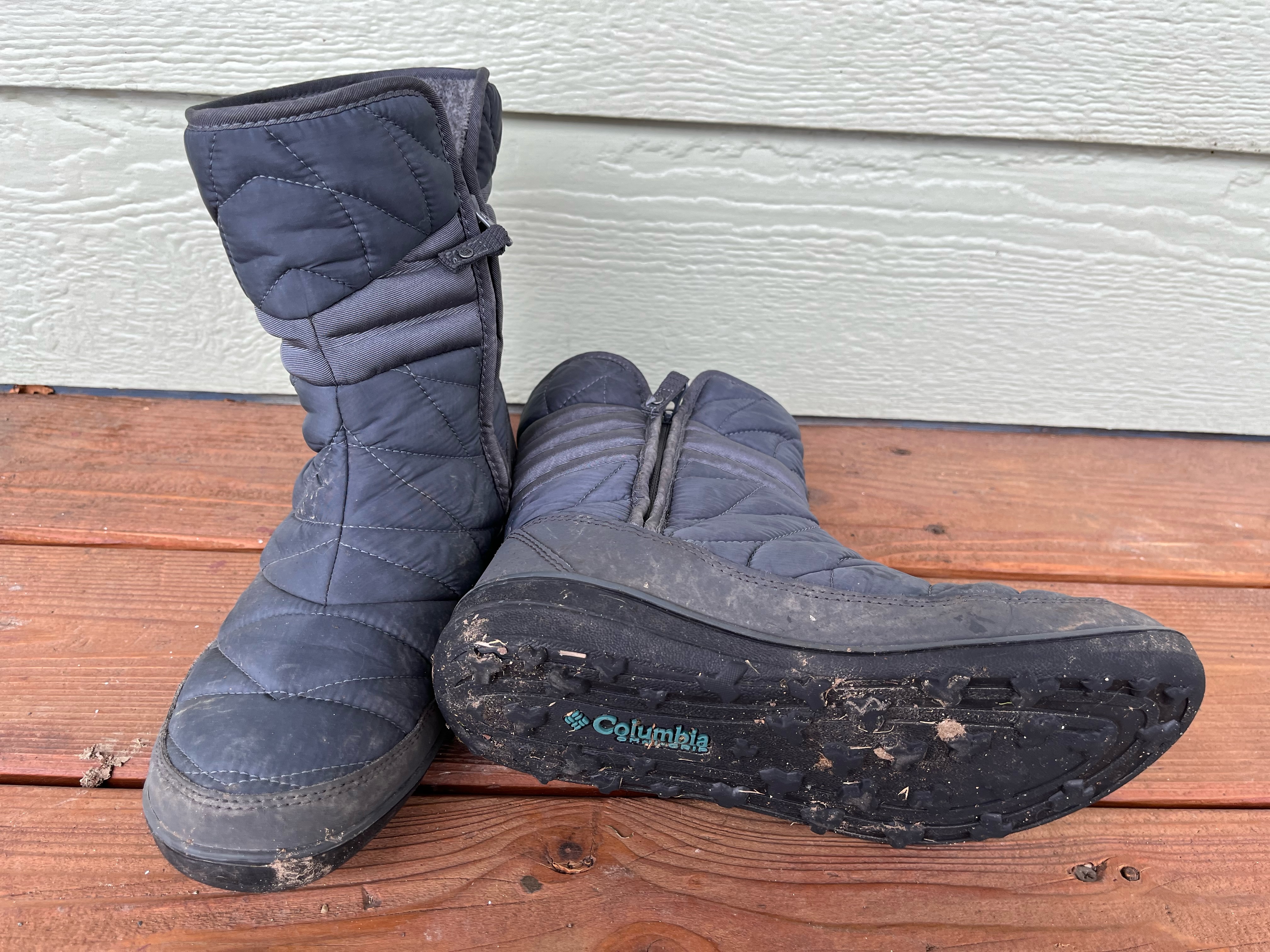 Columbia Heavenly Slip II Snow Boots in gray with side zipper