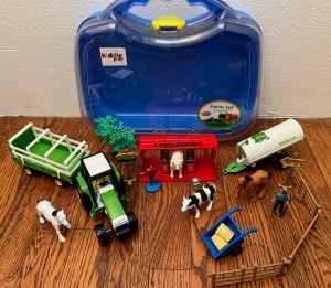 Kiddie Play Farm Set with blue carrying case