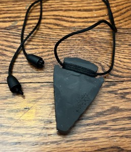 Munchables arrowhead sensory chew necklace with break away clasp