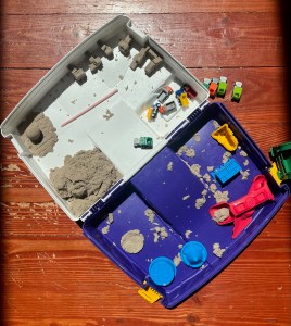 Kinetic sand