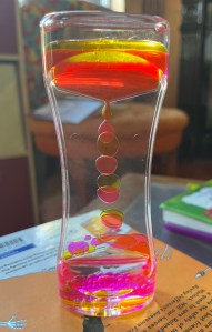 Super Z Outlet Liquid Motion Bubbler sensory toy colored bubbles suspended in clear liquid