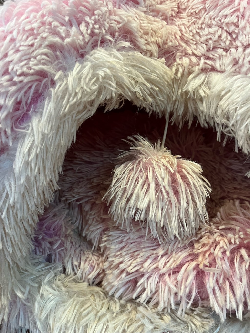 Fuzzy Hut Pet&nbsp;Bed