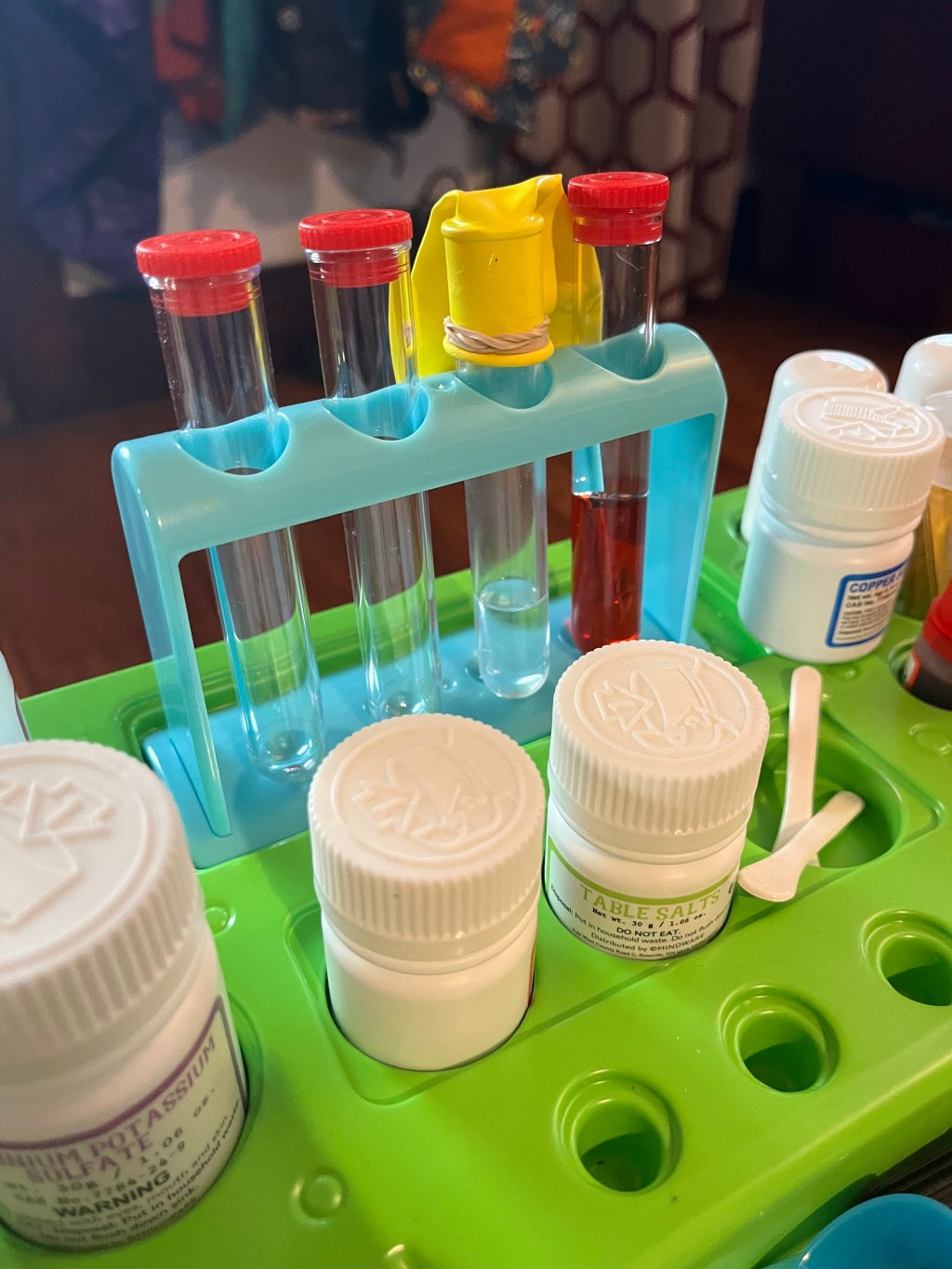Bubble, Fizz, and Pop With This Science Kit for Kids