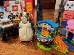 Best of LEGO Universe for kids Chain Reactions book, Porg Star Wars figure, burger truck, Friends treehouse, Play Cubes, Minecraft Pig House, Star Wars ship