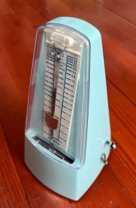 Hoseyin mechcanical metronome with clear plastic cover and wind up