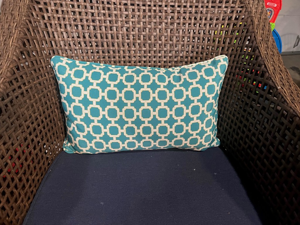 The Best Outdoor Pillows for All&nbsp;Seasons