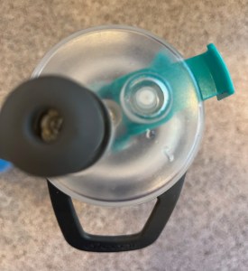 O2Cool top of water bottle