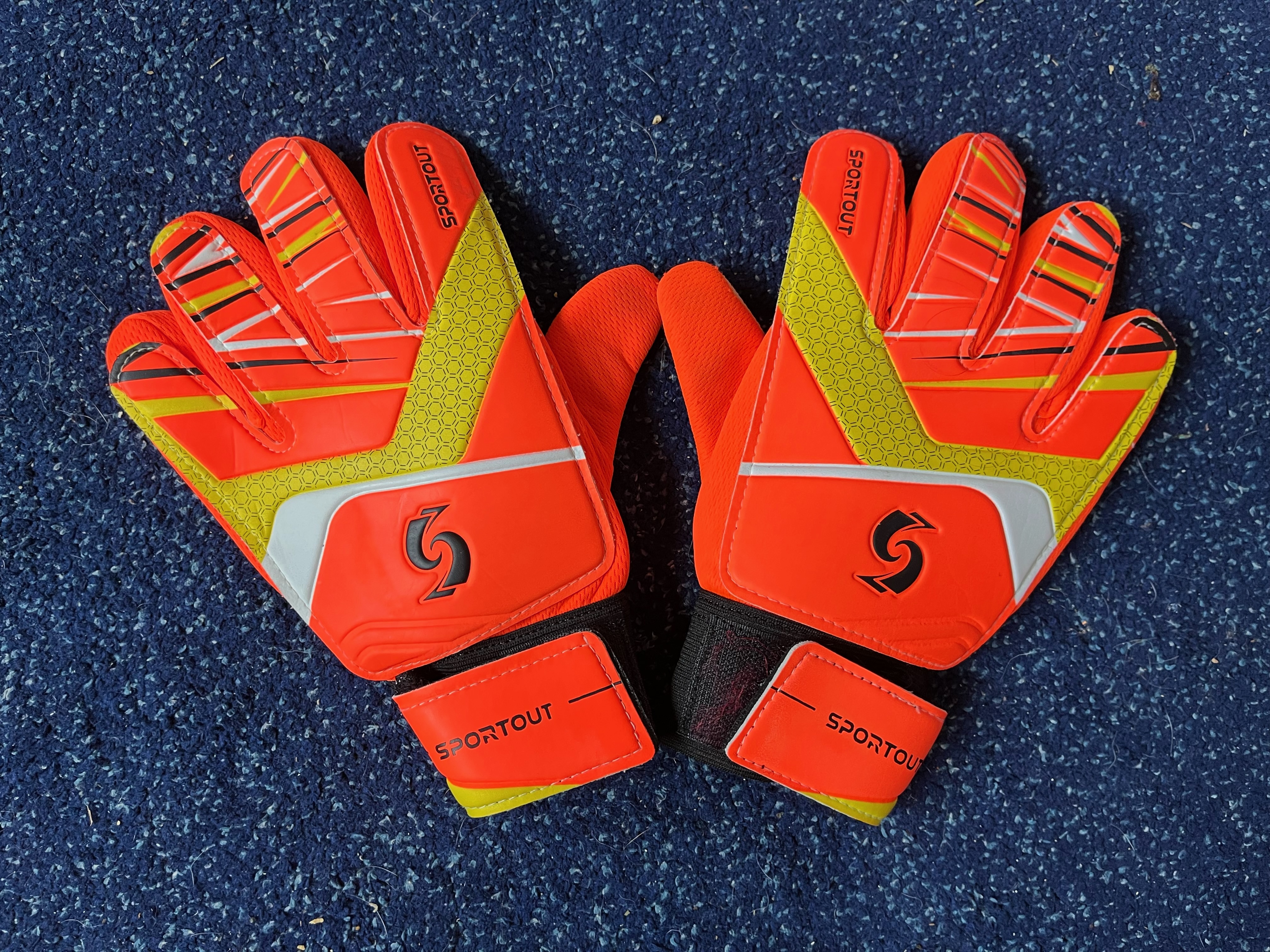 Sportout Kids Goalie gloves for goalkeepers orange
